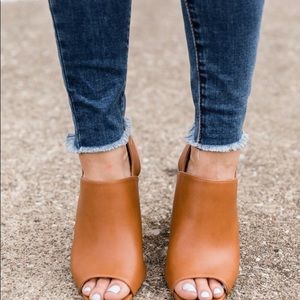 Women’s Size 10 booties/mules